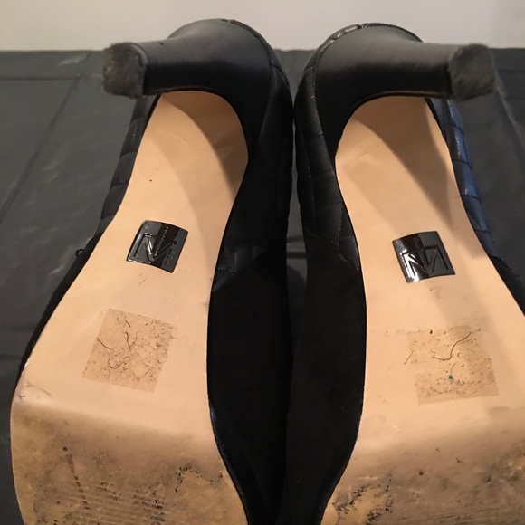 Suede Booties W/Quilted Detail Back No Box - Picture 5 of 7